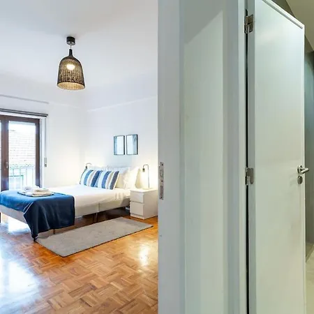 Portucale ! Lapa Vintage Lisboa